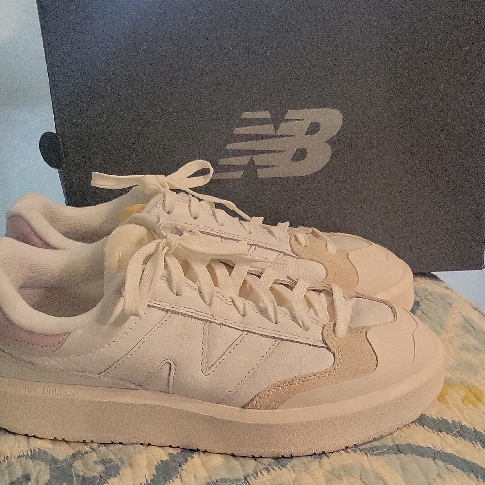 New Balance Men's Cream and Pink Sneakers